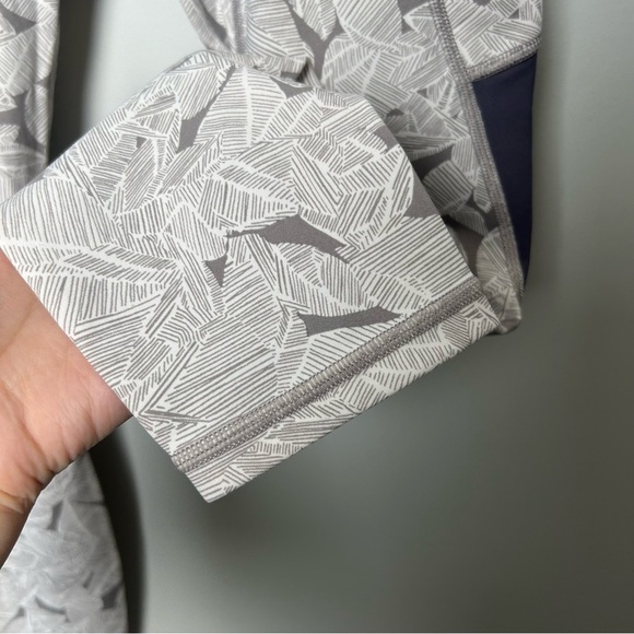 Athleta Gray Palm Up - Picture 4 of 7